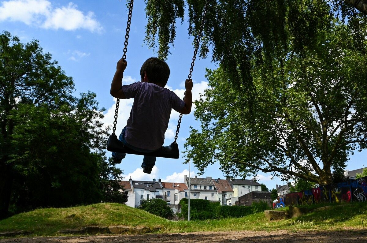 Viele Kinder in Vorarlberg leben in Familien, die Sozialhilfe zum Leben benötigen. ⇒APA