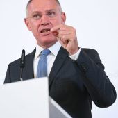 Überwachungsgesetz soll in Begutachtung