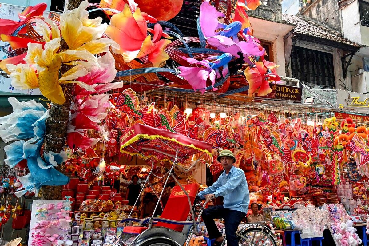 Dieses Geschäft in der vietnamesischen Hauptstadt Hanoi verkauft im Vorfeld des Mittherbstfestes bunte Dekorationsartikel. AFP