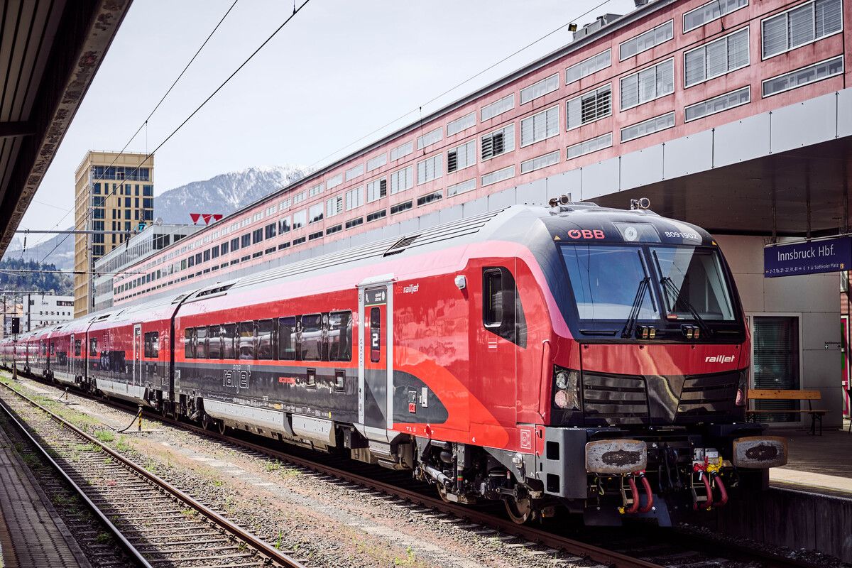 Ein ÖBB-Railjet der neuen Generation am Bahnhof in Innsbruck.⇒ÖBB