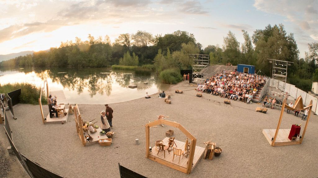 Eine stimmungsvolle Atmosphäre gab es bei der Premiere am Theater im Kies. ⇒ALO