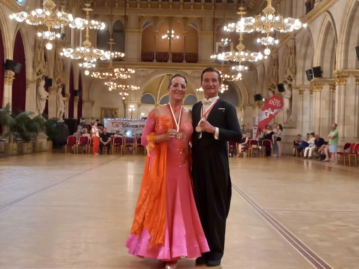 Eleganz im Wiener Rathaus: TSC bludance-Paar erreicht beeindruckenden 4. Platz beim Vienna Dance Concourse.⇒Bludance