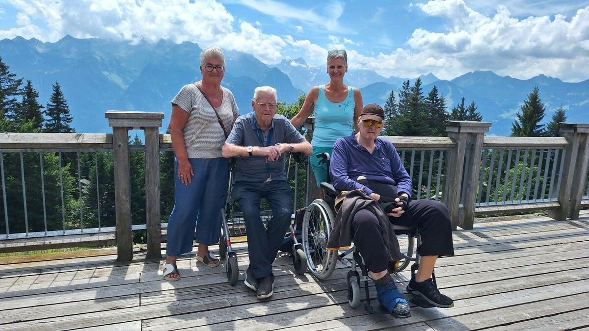 Emil Wassle und Franz Josef Malin mit Ruth Meya-Wachter und Dagmar Osti. Senecura