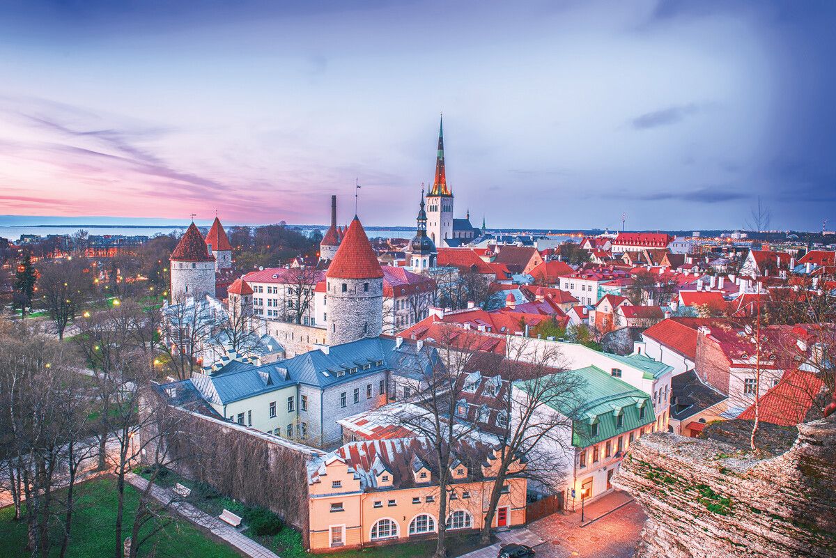 Estlands Hauptstadt mit ihrer mittelalterlichen Altstadt.⇒Shutterstock