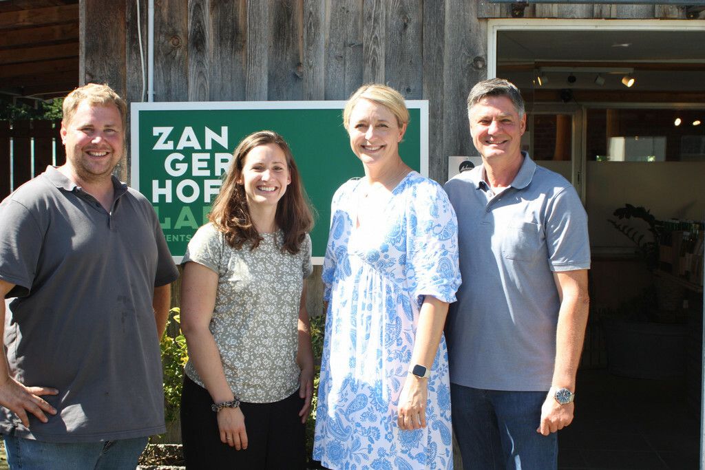 Gastgeber Josef und Claudia Rosenzopf mit Andrea Kerbleder und Daniel Allgäuer. ⇒TK
