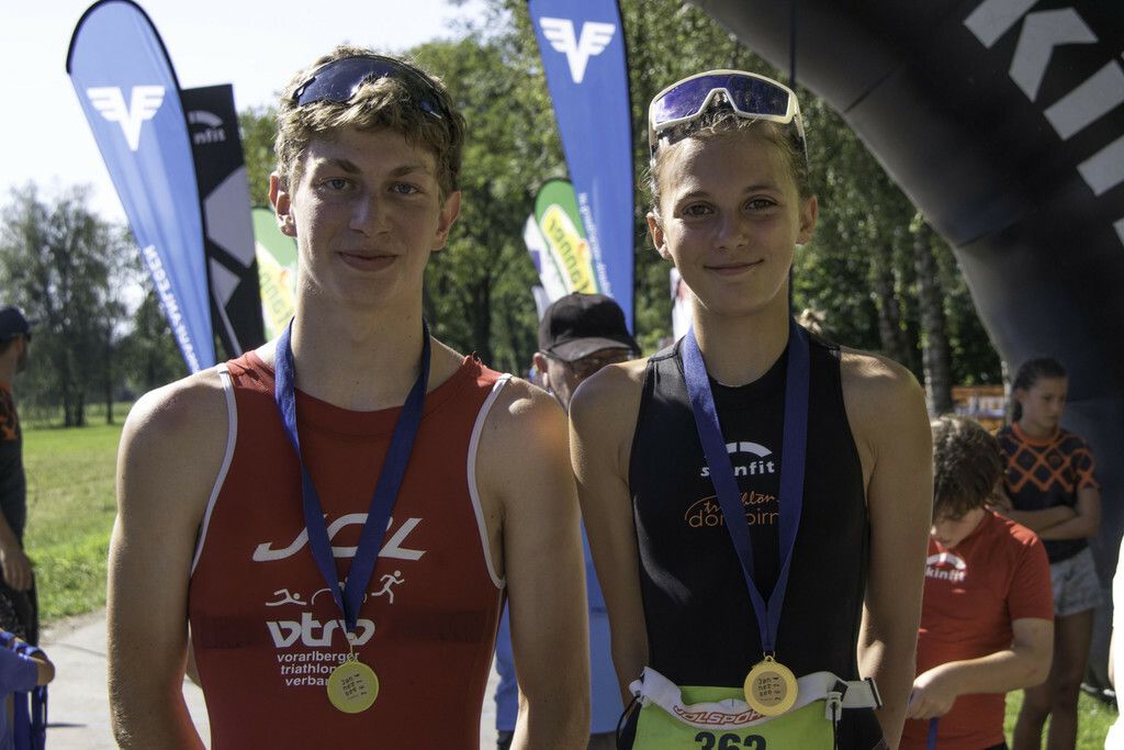 Gold für Raphael Künz bei den Burschen und Luisa Katharina Marxgut bei den Damen. ⇒vn/tk