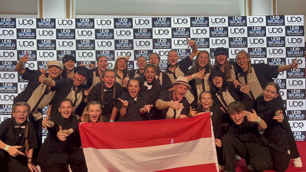 Große Freude bei der FRK Dance School über den Erfolg in England.