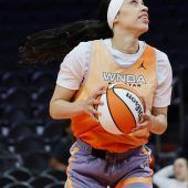 Dearica Hamby verklagt die WNBA