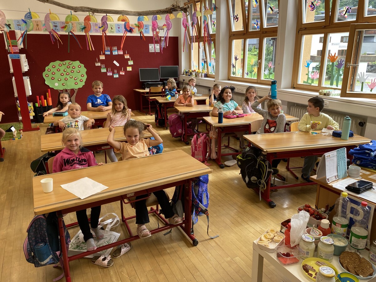 In der ersten (bald zweiten) Klasse der VS Gaschurn kommen fünf Kinder aus Partenen. Sie gehen gerne. VN/Böcken