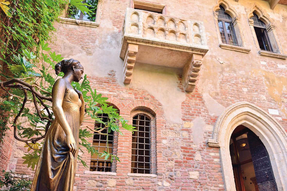 Julias Balkon in Verona, ein Symbol für die unsterbliche Liebe von Romeo und Julia.