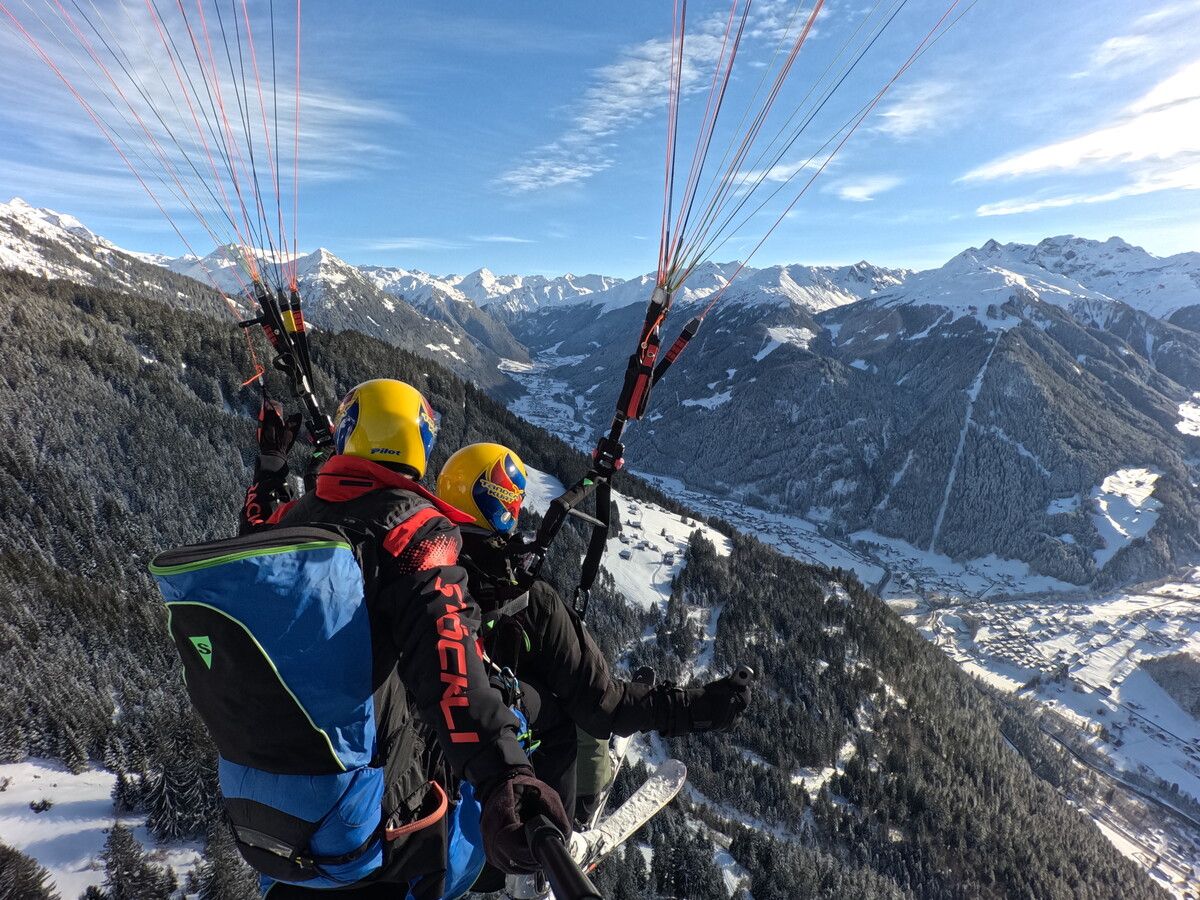 Kurt Burger fliegt mit seinen Gästen auch im Winter.