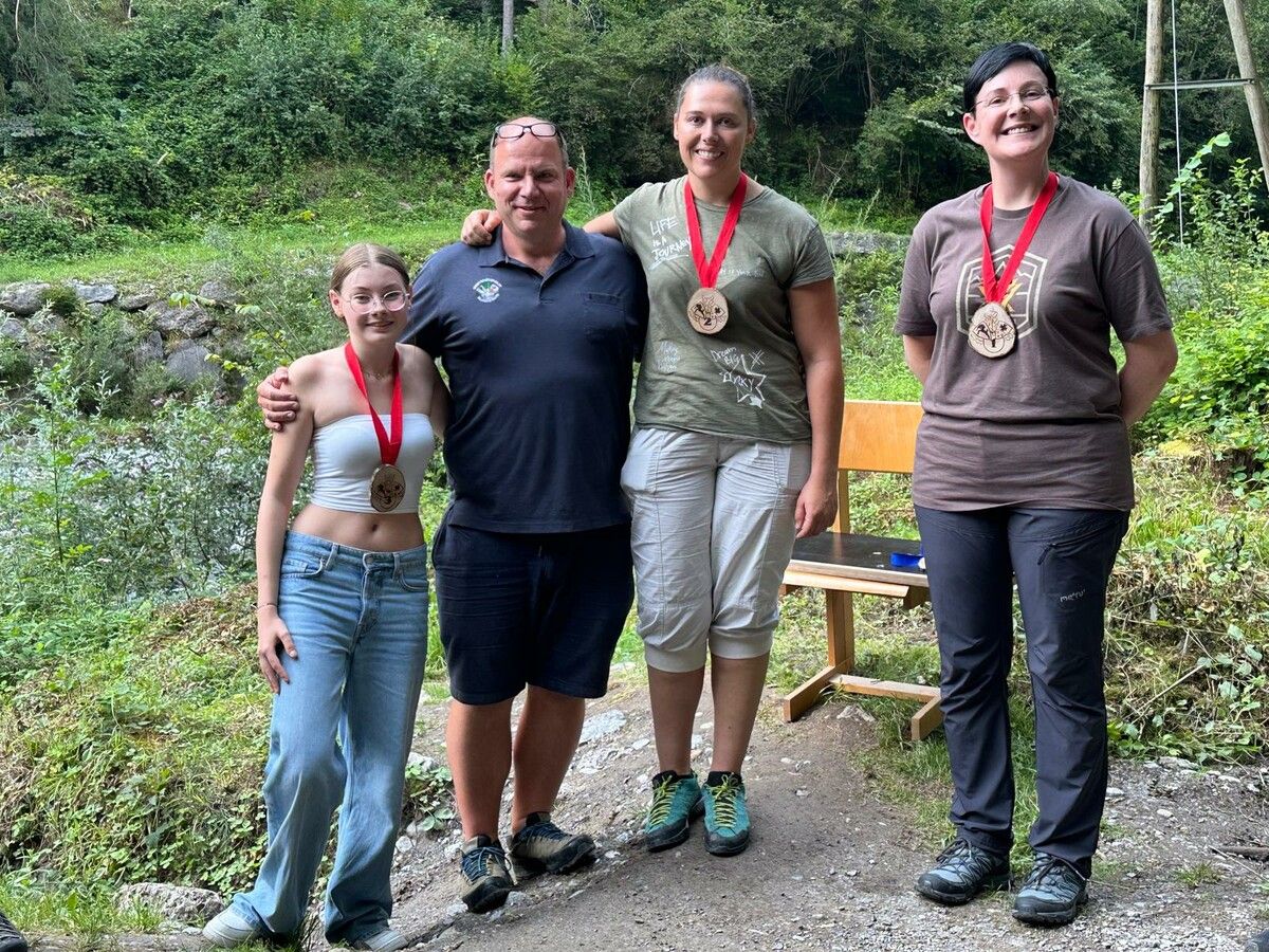Manuela Stocker gewann Gold vor Bianca Schallert und Wettkampfüberraschung Annika Bitschnau wurde Dritte. ⇒Verein