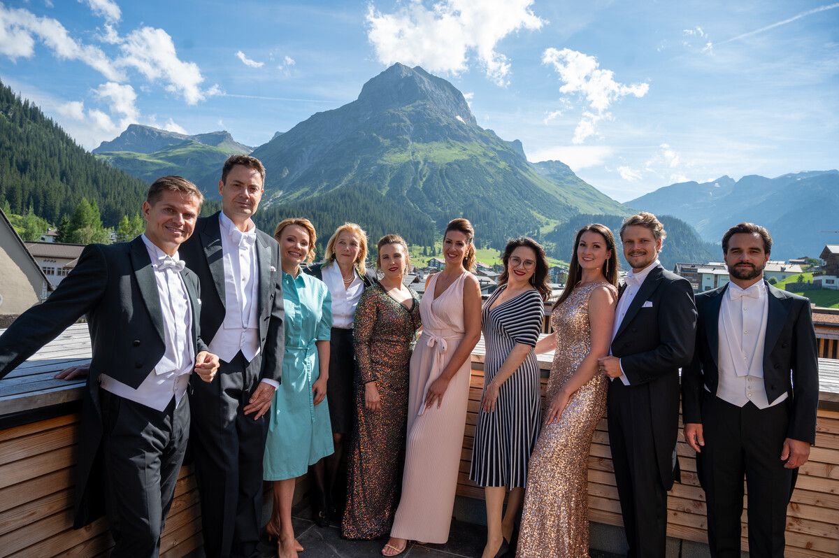 Michael Havlicek, Jochen Kupfer, Uliana Alexyuk, Marlies Wagner, Jennifer O’Loughlin, Kamila Akhmedjanova, Stepanka Pucalkova, Peter Kellner, Pavel Kolgatin.⇒ Dietmar hurnaus LZT