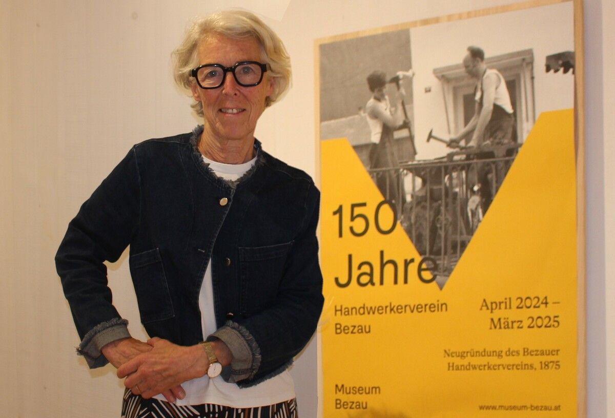 Museumsleiterin Theresia Fröwis kann zur Wiedereröffnung gleich ein Highlight präsentieren: die Sonderausstellung zum 150-Jahr-Jubiläum der Wiedergründung des Vereins. ⇒STP