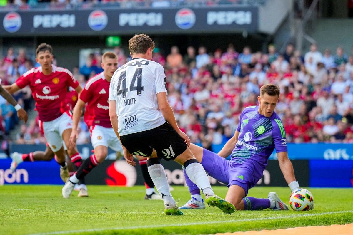 Noch im Juli spielte Radek Vitek im Test gegen Trondheim für ManUnited.⇒afp
