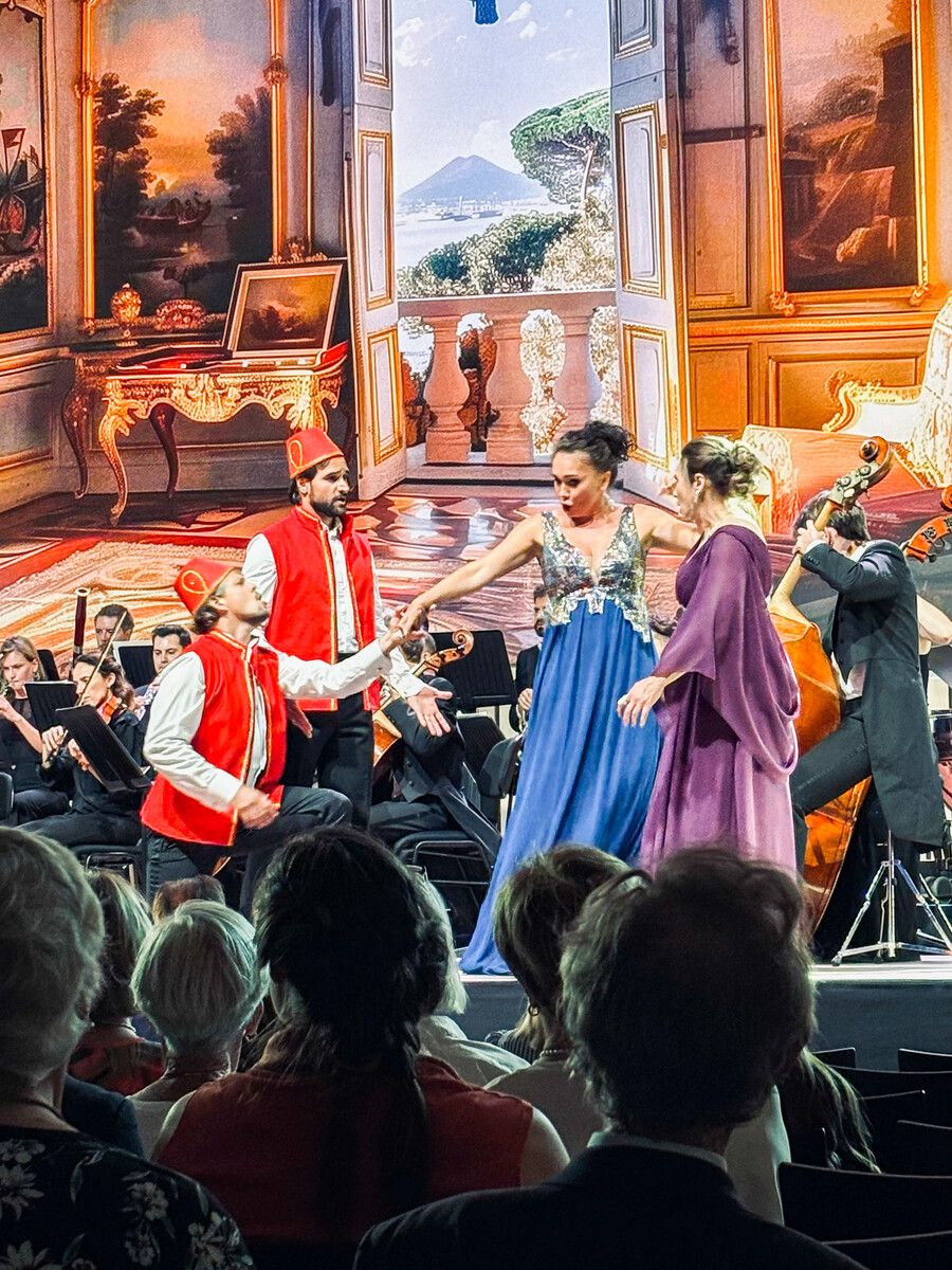 Peter Kellner, Pavel Kolgatin, Margarita Gritskova und Jennifer O‘Loughlin.⇒
⇒
Peter Panik