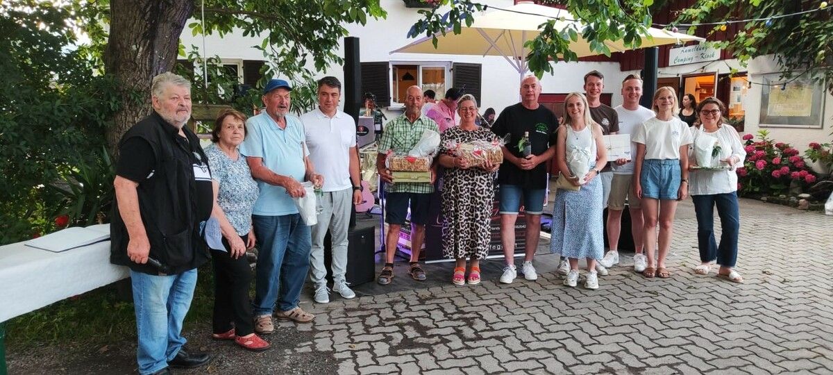 Stammgäste wurden für 10, 25 und sogar 30 Jahre Treue zur Region geehrt.⇒verein