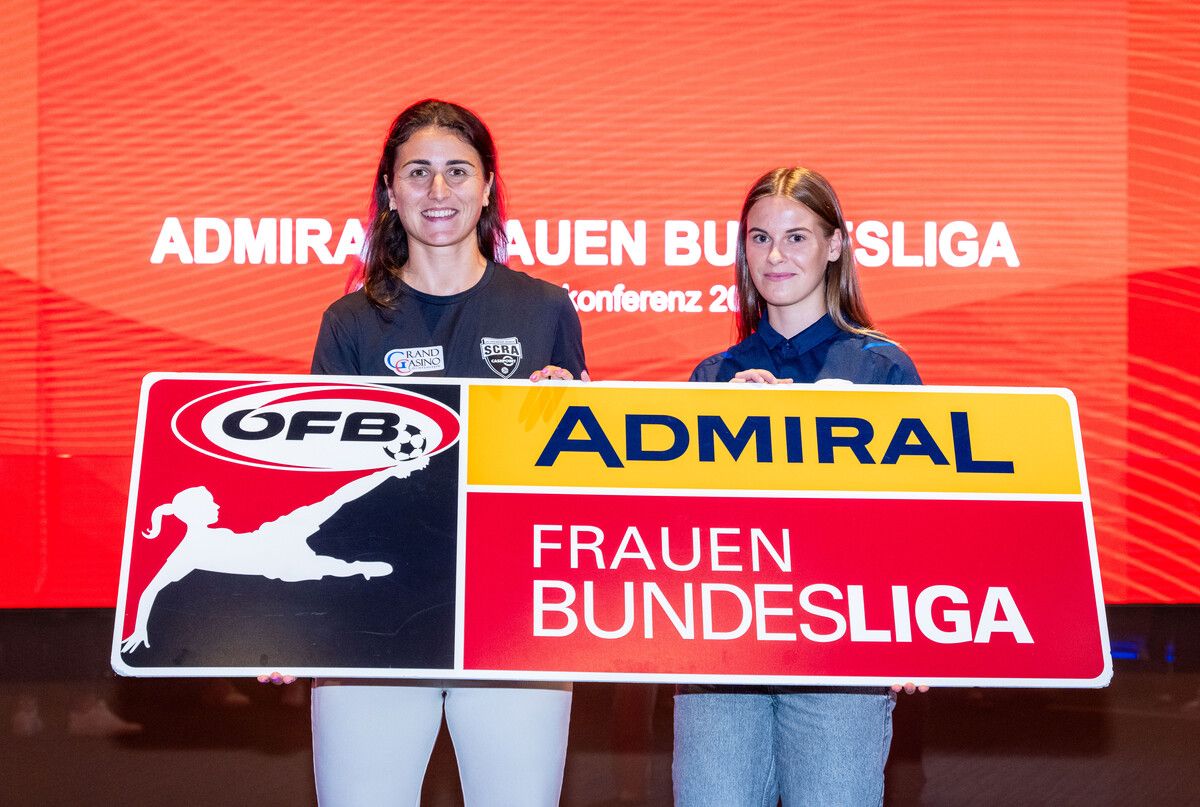 Treffen in Runde eins aufeinander: Francesca Calo (l.) und Lucia Orkic (Bergheim).⇒gepa
