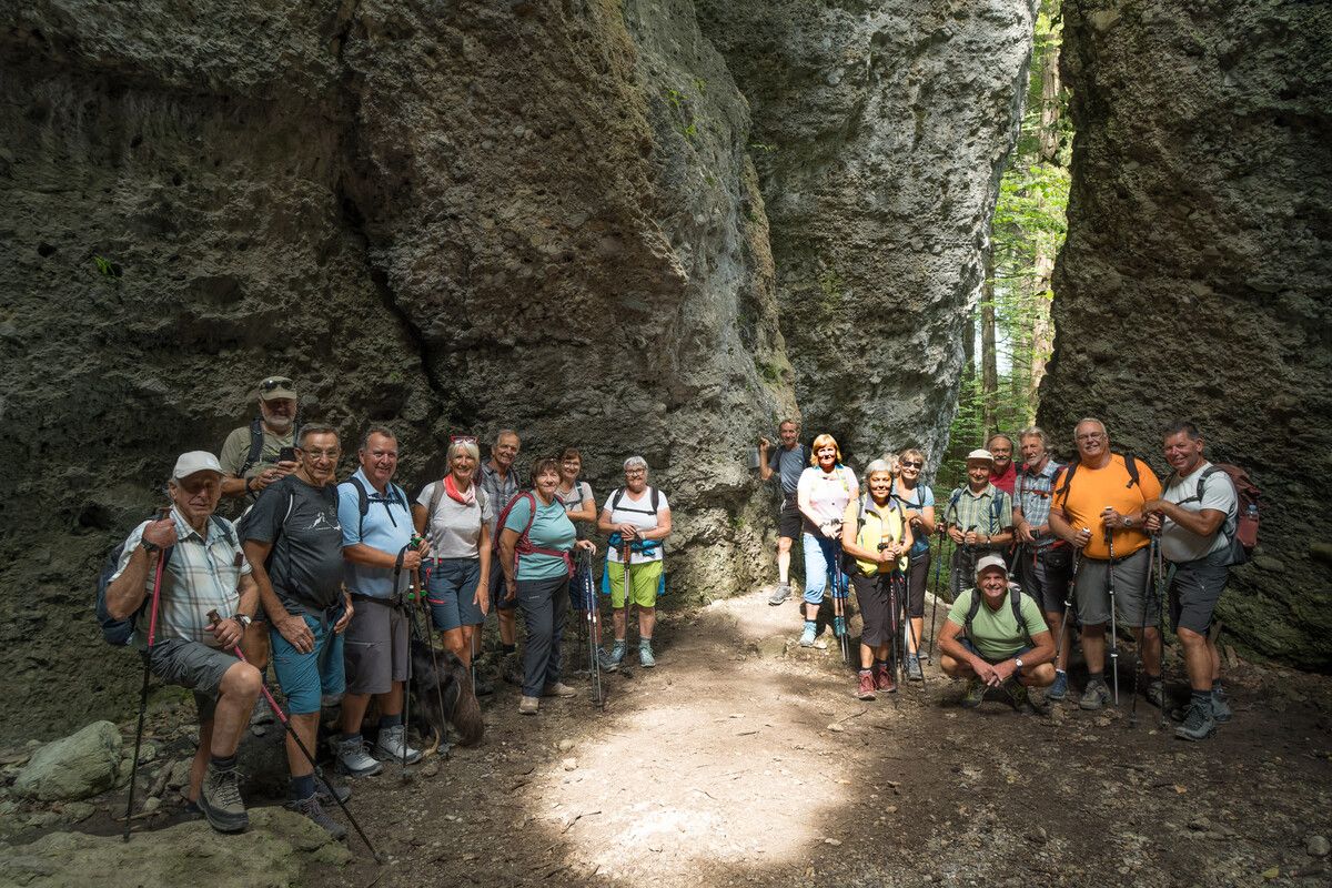 Trotz Wetterkapriolen: Vorarlberg 50plus OG Höchst erkundet die beeindruckende Bürserschlucht.⇒Reinhard Büchele