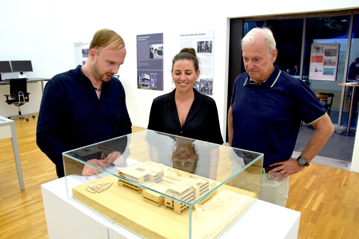 Valentin Ledoldis (Stadt-Öffentlichkeitsarbeit), Daniela Beck (Bludenz Kultur) und Stadtamtsdirektor a. D. Erwin Kositz.SCO (3)