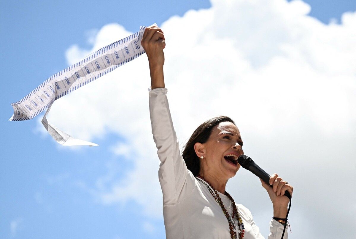 Venezuelas Oppositionsführerin Maria Corina Machado protestiert weiter gegen die umstrittene Wiederwahl von Nicolas Maduro in Caracas. AFP