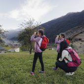 Erna besucht den Wasserfall in Gortipohl