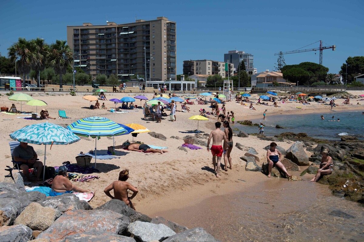 Vielerorts auf der Welt schwinden Strände. Auch in Platja d‘Aro an der Costa Brava wird der Sandstrand immer schmaler.⇒afp