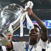 Champions League in neuem Federkleid