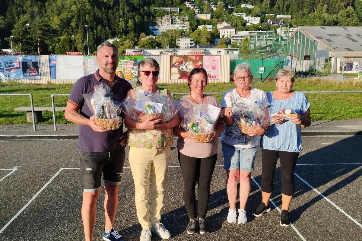V.l.: Michael Meyer, Ruth Meyer, Christine Meyer, Isolde Dobler u. Regina Willi. ⇒
              ⇒
              ÖAMTC BMX-Club Sparkasse Rätikon Bludenz