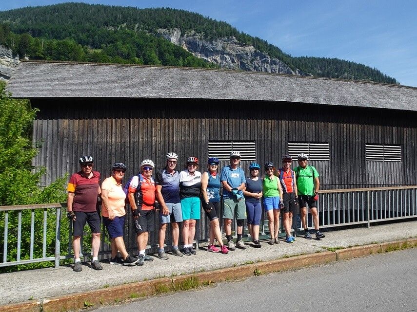 Vorarlberg 50plus genießt eine malerische Radfahrt durch den Bregenzerwald.⇒Albert Dobler
