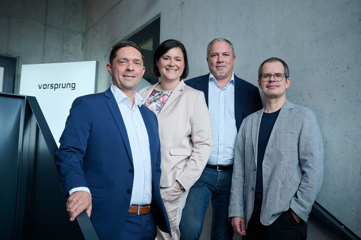 vorsprung-Geschäftsführer Daniel Keck mit seinem Management-Team: Julia Keck, Christian Mennel und Mathias Wachter. FA/M.hagen