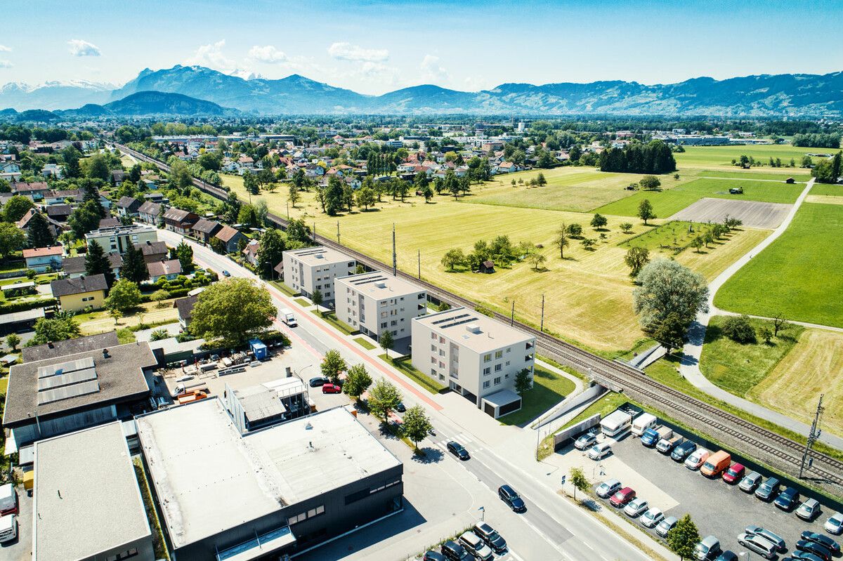 Zwischen Bahn und Radetzkystraße plant die Firma den Neubau.⇒GLW