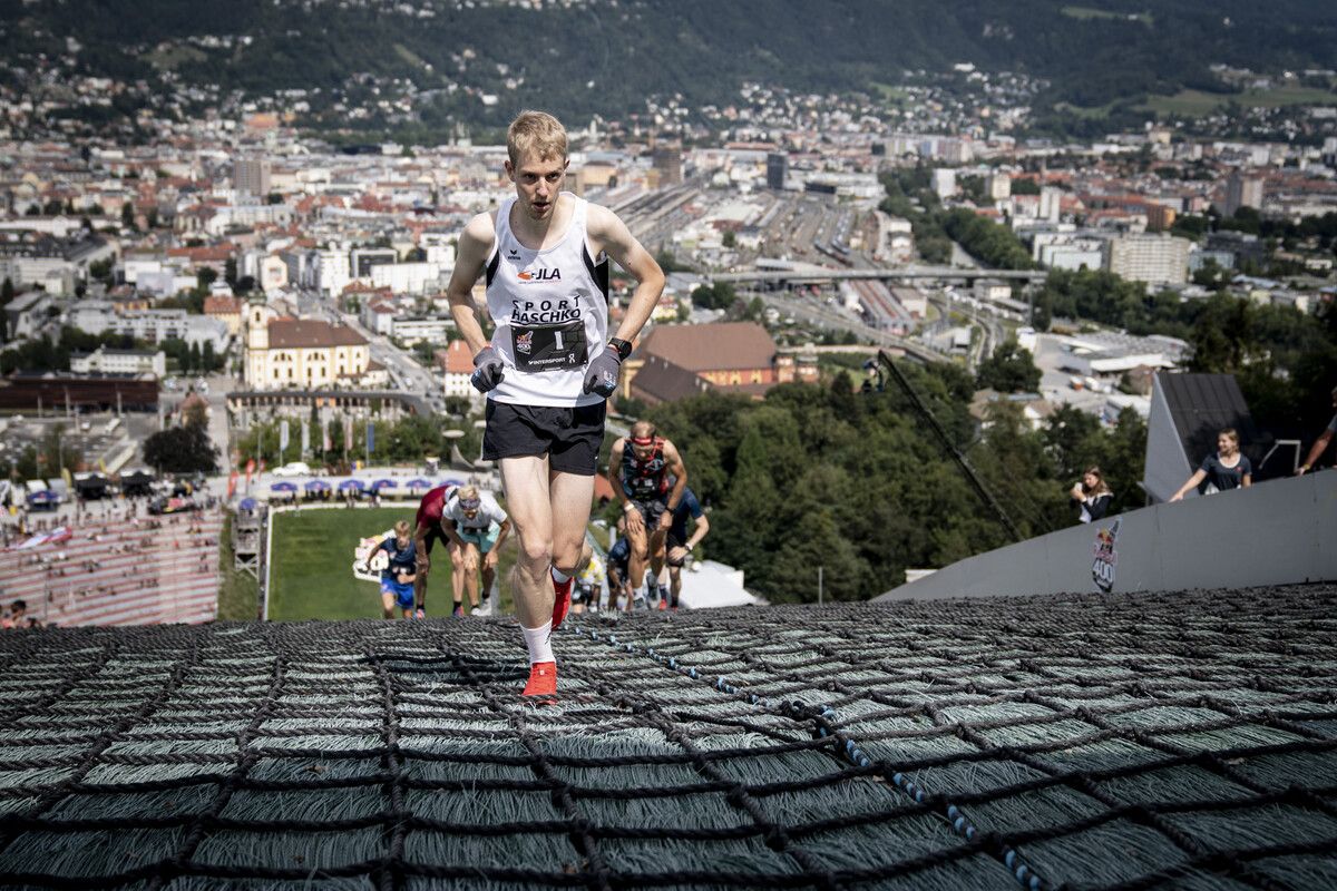 Der seit 2011 ausgetragene Red Bull 400 auf die Bergiselschanze in Innsbruck ist der steilste 400-Meter-Sprint der Welt.⇒Red Bull
