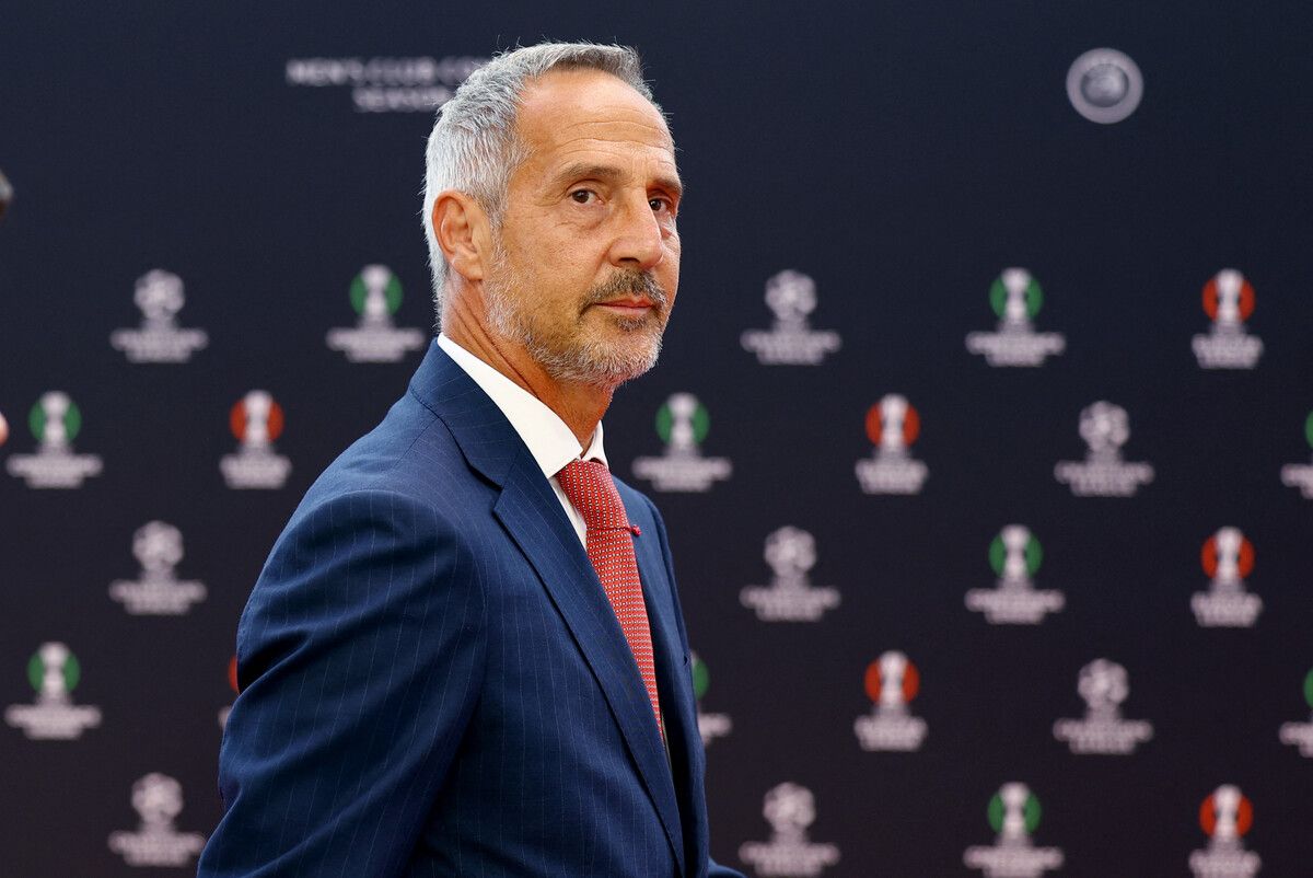 Adi Hütter geht mit AS Monaco bei seinem Debüt in der Champions League gegen den FC Barcelona zwar als Außenseiter ins Spiel, rechnet sich aber trotzdem Chancen aus.⇒reuters