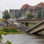 Rost nagte an der Carolabrücke