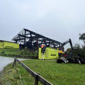 Großeinsatz konnte Stallgebäude nicht mehr retten