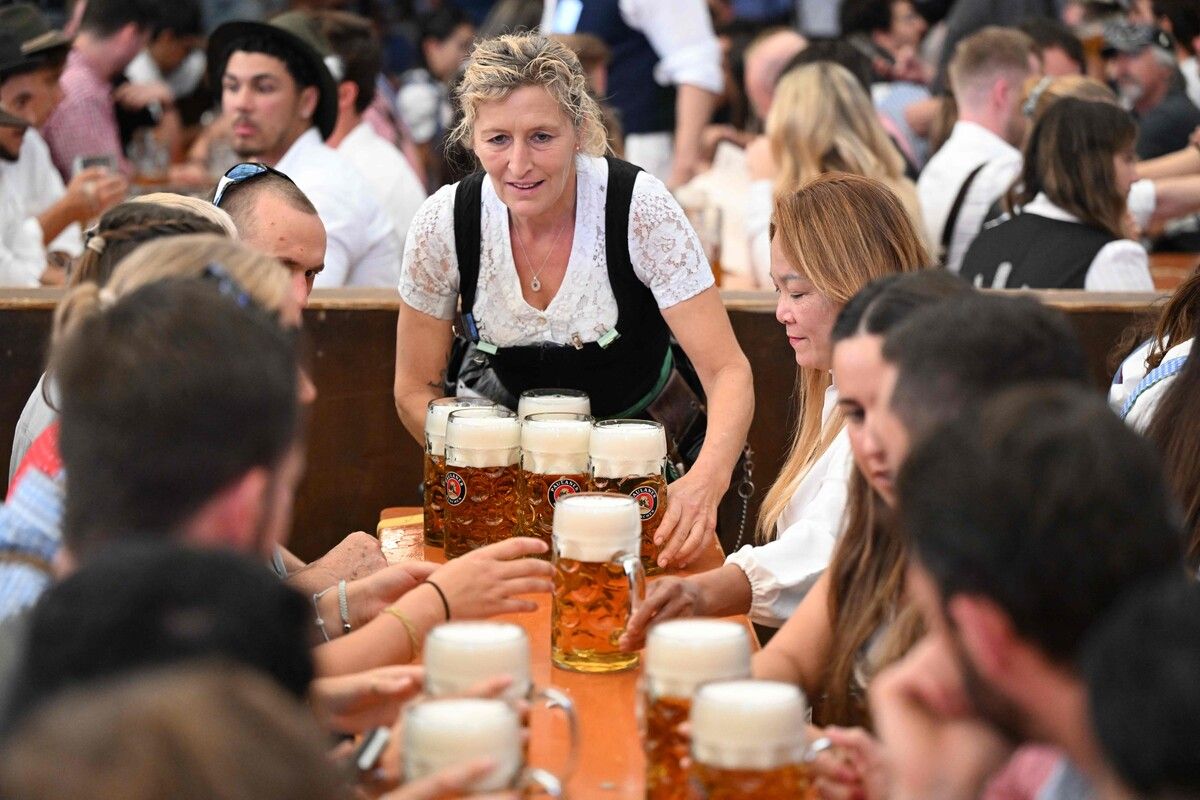 Auch der Bierkonsum ist auf dem diesjährigen Oktoberfest gestiegen.⇒AFP