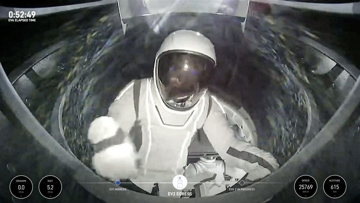 Auch Sarah Gillis durfte einige Minuten Weltraumluft schnuppern. ⇒AfP