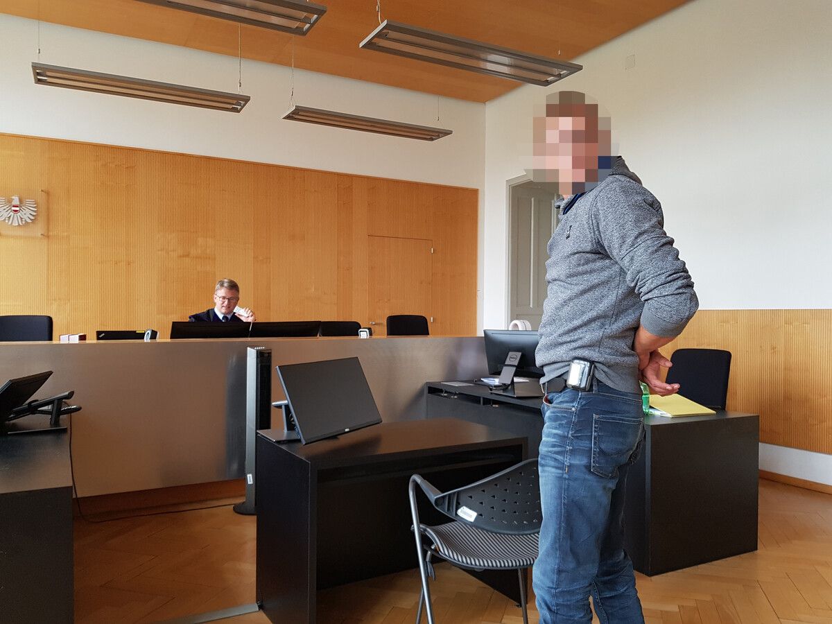 Der Angeklagte fand sich wegen seiner Äußerungen vor Richter Dietmar Nußbaumer wieder. ⇒Eckert
