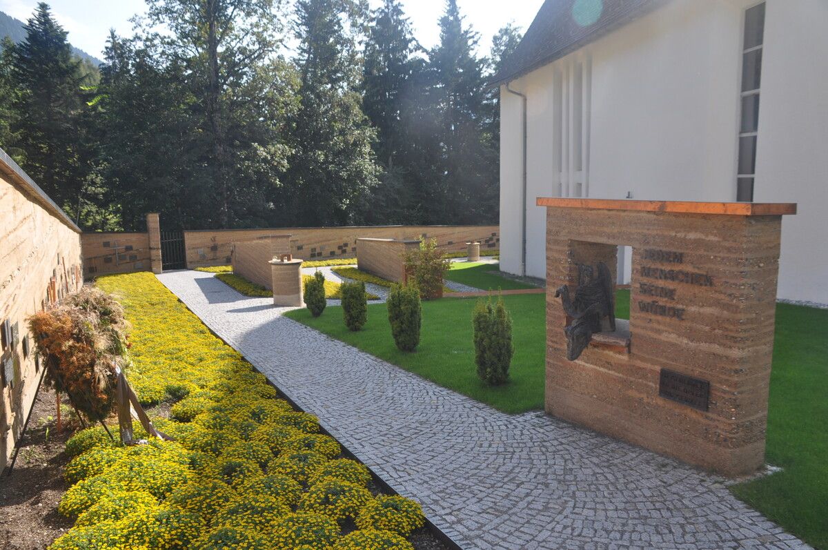 Der sanierte Friedhof in St. Gerold. ⇒HAB