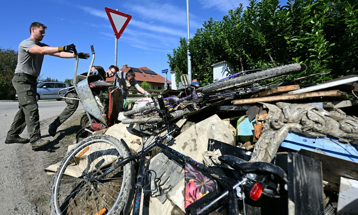 Der Wiederaufbau gestaltet sich aufgrund der massiven Schäden langwierig. ⇒APA