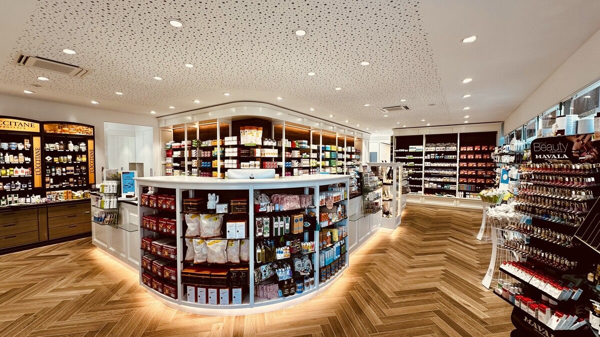 Die Apotheke Hatlerdorf wurde renoviert. ⇒Rief-Kirsch