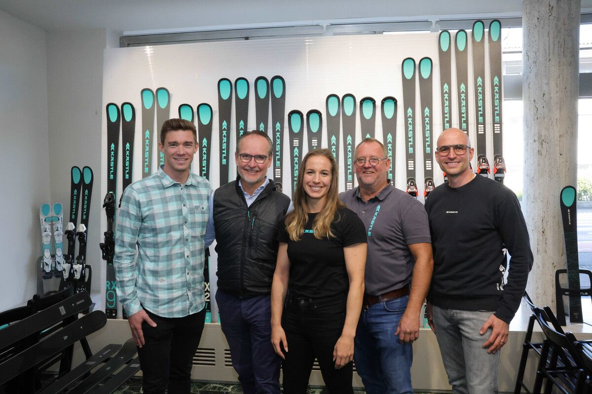 Die GF Markus Weeger und Alexander Lotschak, Jasmine Flury, Rainer Nachbaur und Florian Friessneegg (Produkt-Management). ⇒AME