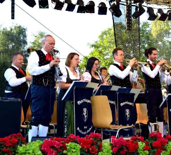Die Musikantinnen und Musikanten der Bauernkapelle Bludenz freuen sich auf den Frühschoppen und auf viele Besucher. ⇒sco