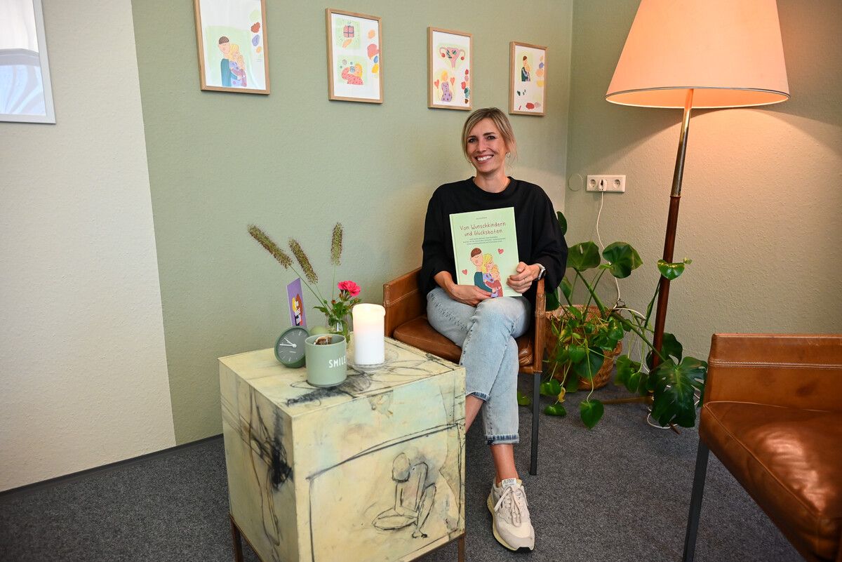 Die Psychologin und angehende Psychotherapeutin Julia König (39) berät Paare bei unerfülltem Kinderwunsch und zeigt Alternativen auf. ⇒bvs