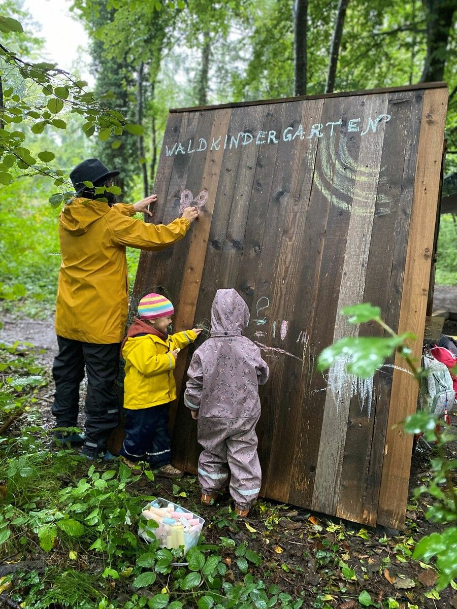 Die vier Jahreszeiten werden im Waldkindergarten in ihrer ganzen Vielfalt erlebt.⇒Marktgemeinde