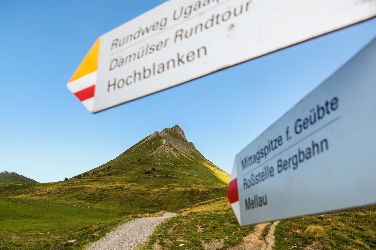 Eine der Projekt-Ideen sah links und rechts der Damülser Mittagsspitze jeweils ein rund 100 Meter hohes Windrad vor.⇒VN/Steurer
