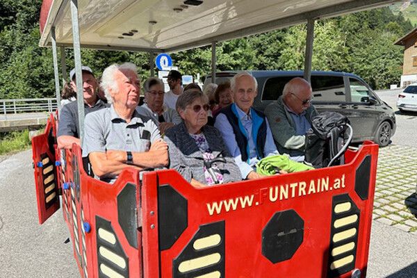 Eine feine Käsknöpflepartie genossen die Senioren aus Thüringerberg.
              ⇒
              vorarlberg 50 plus thüringerberg