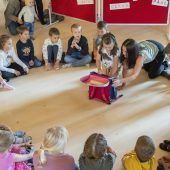 Das neue Schuljahr hat begonnen. 22 Erstklässler wurden in Au begrüßt. »A4