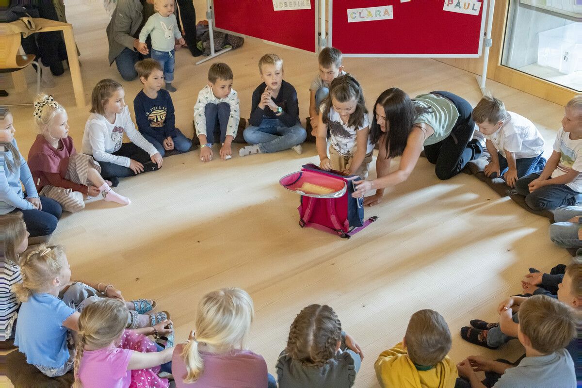 Das neue Schuljahr hat begonnen. 22 Erstklässler wurden in Au begrüßt. »A4